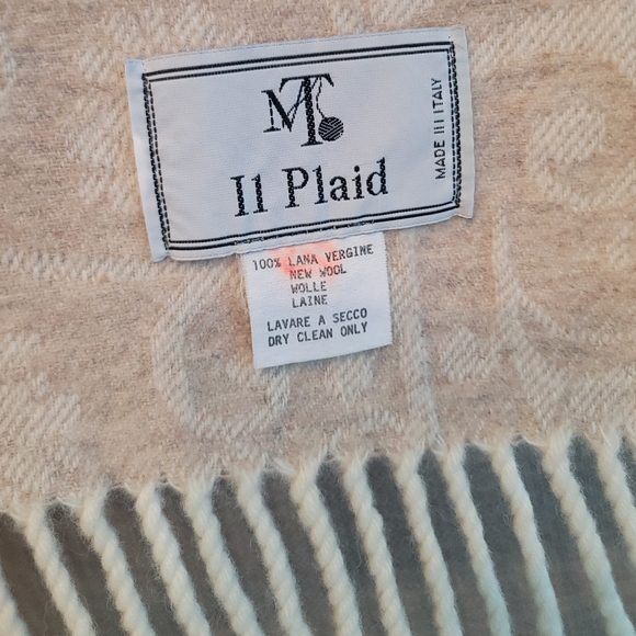 Wool Throw Blanket, Jacquard Design, 100% Virgin Wool, Size 55"x70" - Picture 6 of 11